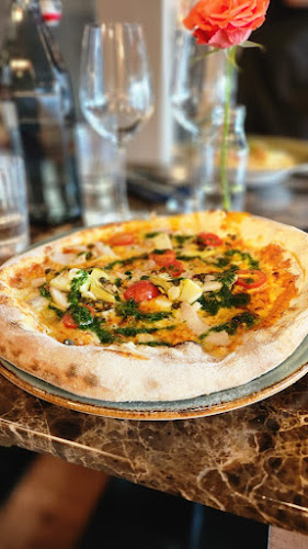 https://raflaamo.fi/fi/ravintola/tampere/la-famiglia-tampere