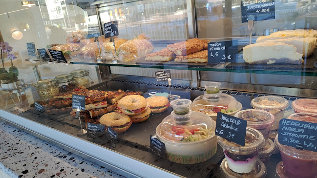 Comentarii opinii despre Lauran Kaffila