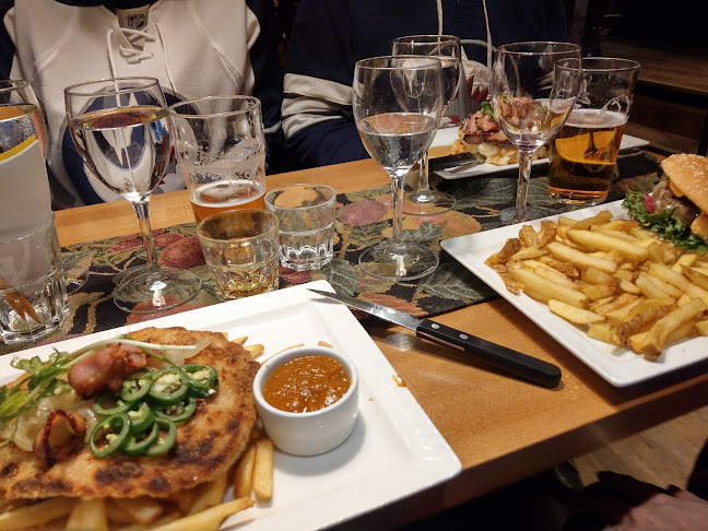 Weeruska Phone number