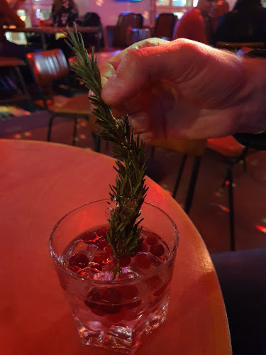 Comentarii opinii despre Henry's Pub