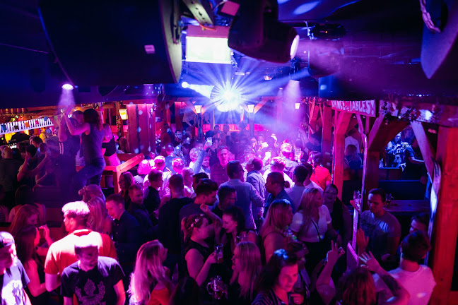 Opinii despre Heidi's Bier Bar Jyväskylä în Jyväskylä - Ravintola-ala