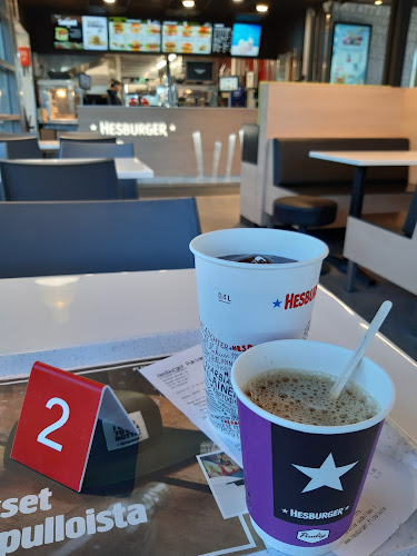 Opinii despre Hesburger Helsinki Pukinmäki în Helsinki - Ravintola-ala