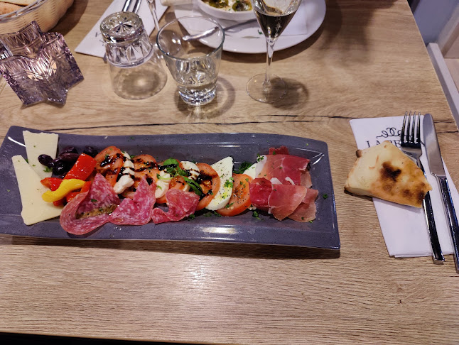 La Bella Trattoria - Ravintola-ala