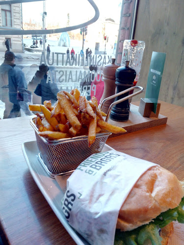 http://www.friendsandbrgrs.fi/