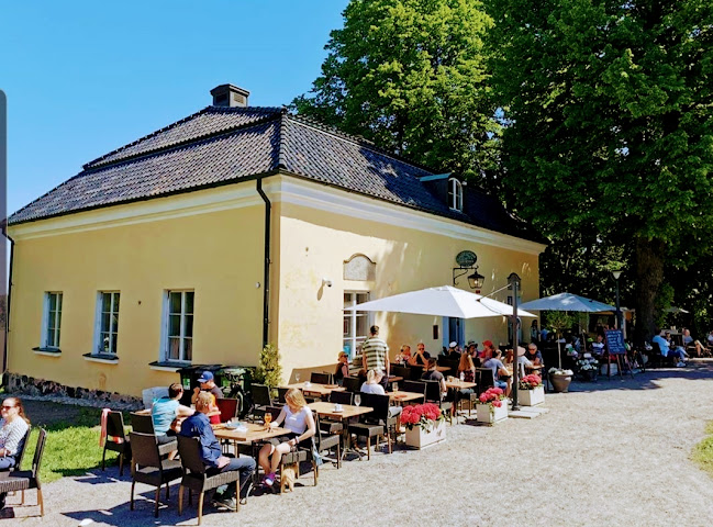 Tuomarinkyläntie 4-18, 00690 Helsinki