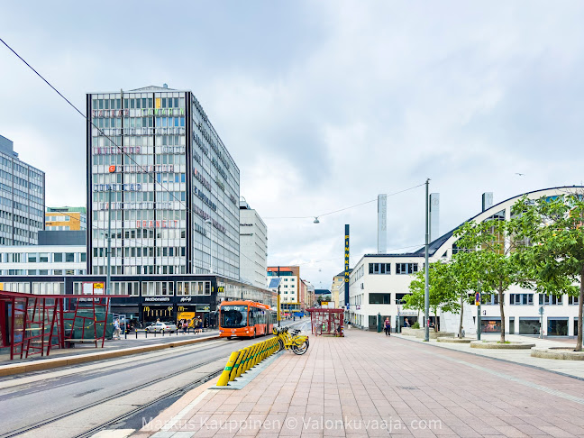 Comentarii opinii despre McDonald's Helsinki Kamppi