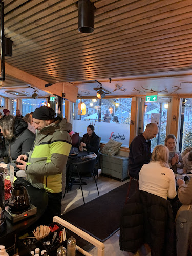 Loft Cafe & Snacks Shop - Ravintola-ala