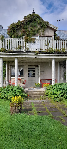 Mattilan Tila: Antikkiliike Vaarin Varasto, Kahvila Into - Ikaalinen