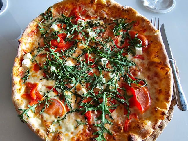 Kontulan Kebab Pizza - Ravintola-ala