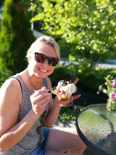 Do Mine Ice Creamer yeesss daddy - Ravintola-ala