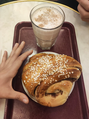 Comments and reviews of Café Succès