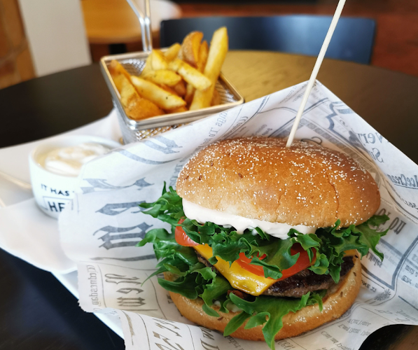 Comentarii opinii despre Suntti Kåren Bar & Grill