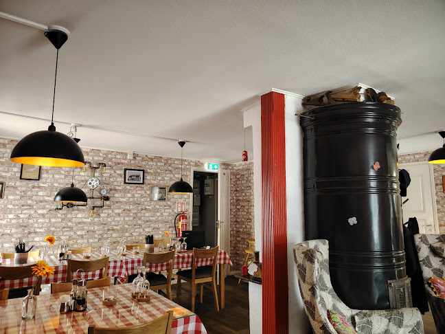 Comments and reviews of Pihlajan Pizzatalo ja Kahvila
