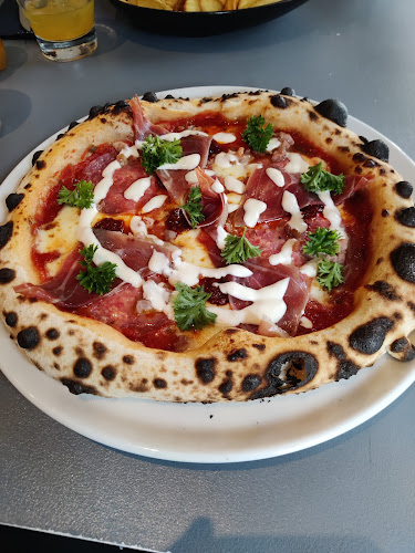 Comentarii opinii despre Naples Pizza & Wine Kamppi