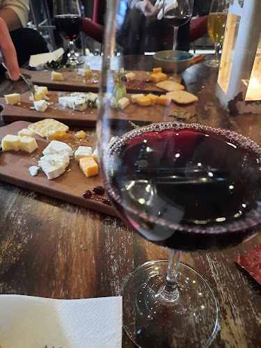 Nöjen Vin & Öl - Ravintola-ala