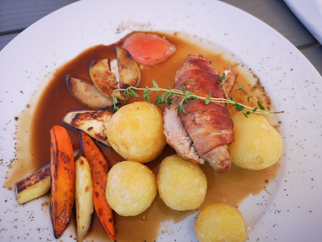 Tackork Gård & Marina