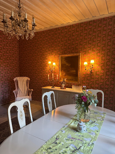 Opinii despre Antiikkikahvila ja teehuone Siiri în Lempäälä - Ravintola-ala