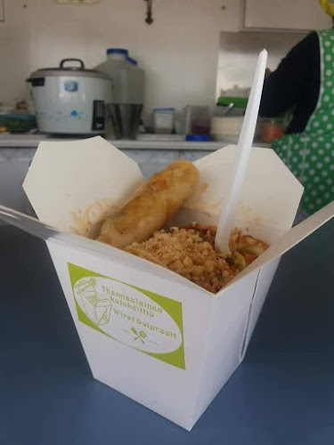 Thaimaalainen Katukeittiö Wirat Dolprasit