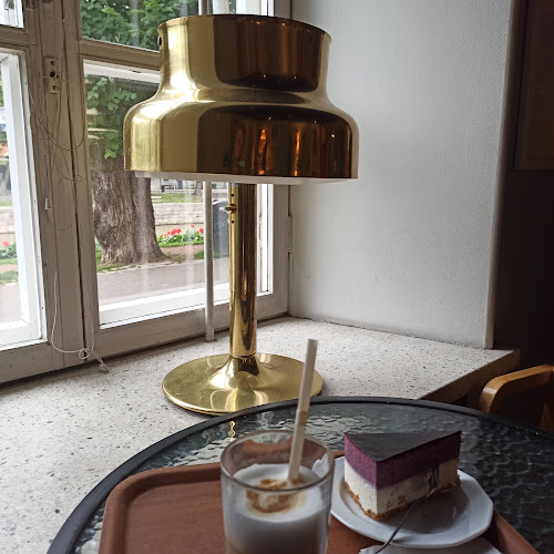 Café Art Open Times