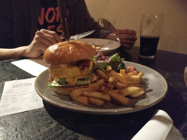 Comentarii opinii despre Albertin Kellari