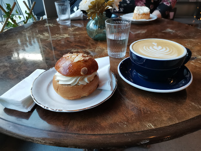 Yesterday Cafe Open Times