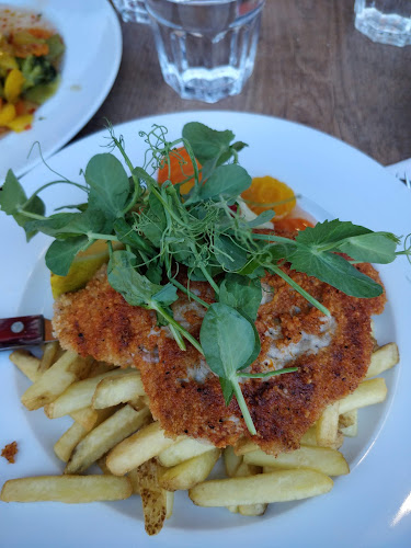 Akix Kaffe ja Piffi Ravintola - Ravintola-ala