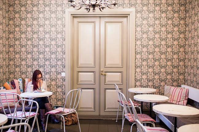 Valkoinen Puu Cafe & Shop