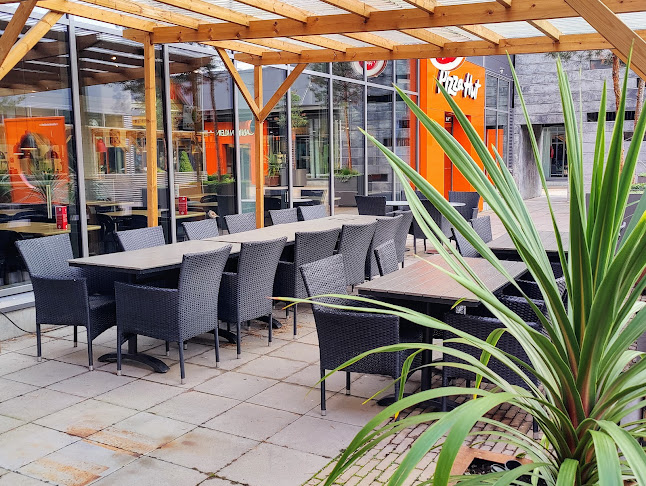 Pizza Hut Helsinki Outlet Phone number