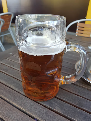 Opinii despre Aallonmurtaja Mäntyluoto în Pori - Ravintola-ala