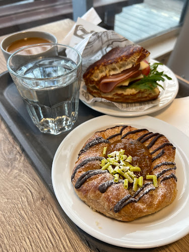 Comentarii opinii despre Rikkilän Leipä Oy / Tullitie 1