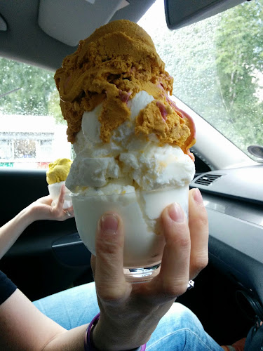 Comentarii opinii despre Helsingin Jäätelötehdas, Taivallahden myyntipiste