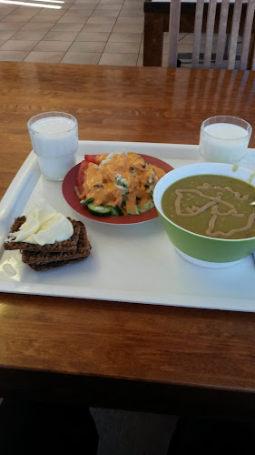 Comentarii opinii despre Parkanon Hovi