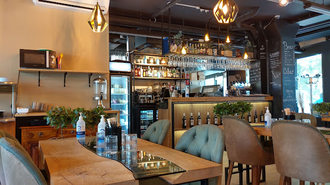 Opinii despre Naples Food & Wine Munkkiniemi în Helsinki - Ravintola-ala