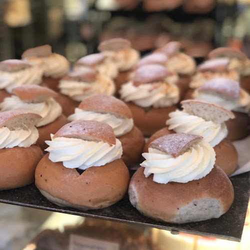 Opinii despre Aroma Leipomo & Konditoria Koivulahti în Koivulahti - Ravintola-ala