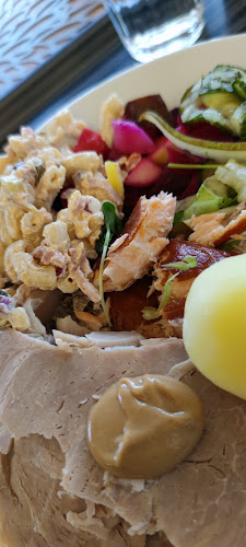 Comentarii opinii despre Itäväylän Bensis