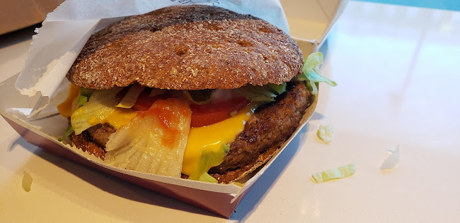 Comentarii opinii despre McDonald's Helsinki Kamppi