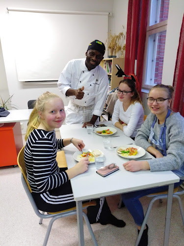 Oneil's Kitchen Open Times