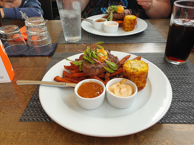 Comentarii opinii despre Opera Grill & Bar