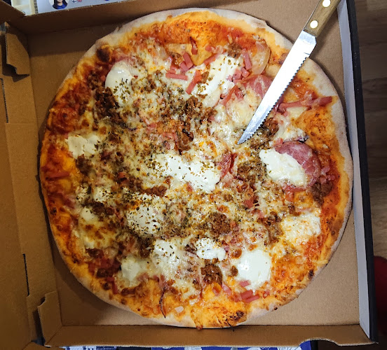 Karakallion Pizza Center - Espoo