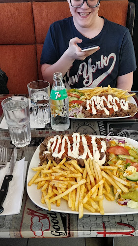 Comentarii opinii despre Hattulan Pizza-Kebab House