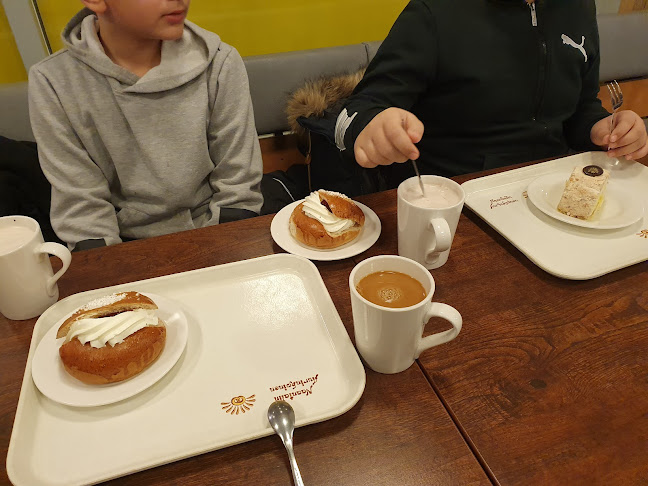 Naantalin Aurinkoinen Puntarikatu - Ravintola-ala