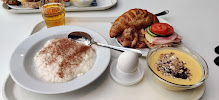 Sinuhe, Leipomon lounaskahvila ja myymälä - Ravintola-ala