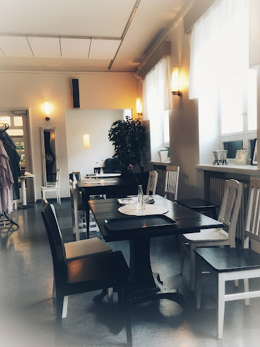 Cafe Asema B&B Phone number