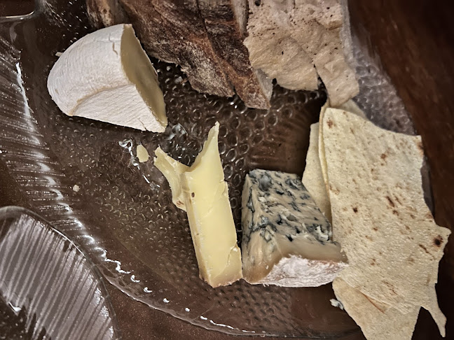 Viinibaari Apotek / Wine Bar Apotek