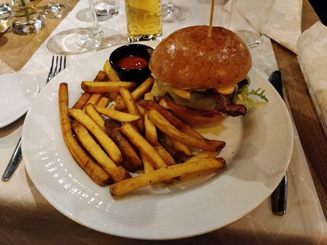 Ravintola Base - Ravintola-ala