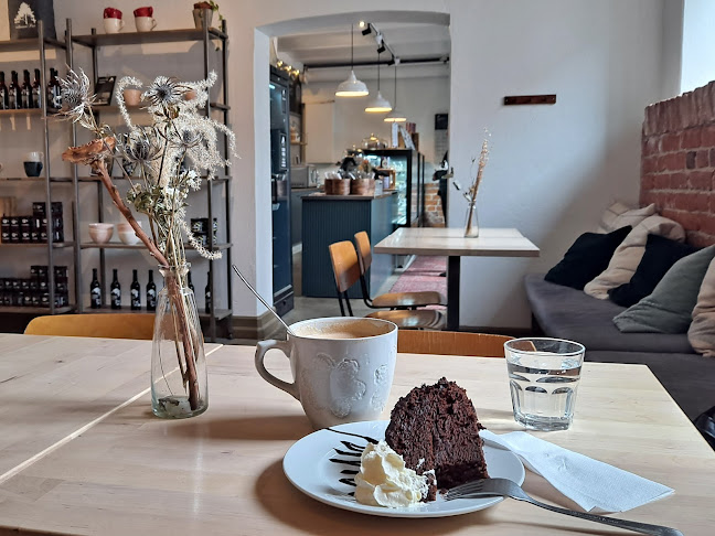 Valkoinen Puu Café & Shop