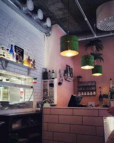 Comments and reviews of Yuca