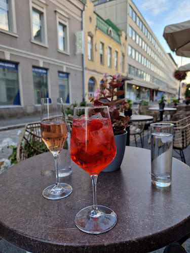 Comentarii opinii despre Nooran Viinibaari