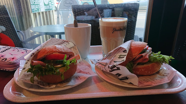 http://www.makilanleipomo.fi/