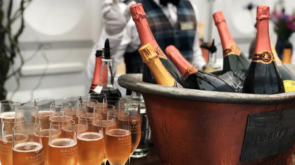 Viinibaari Apotek / Wine Bar Apotek - Ravintola-ala